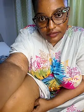 Goddess_of_Hearts' Live XXX Chat