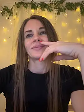 دردشة LucieMack الجنسية المباشرة