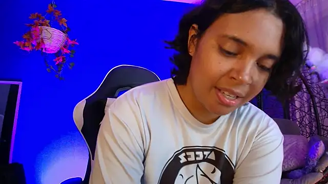 Онлайн чат XXX Emmapark_