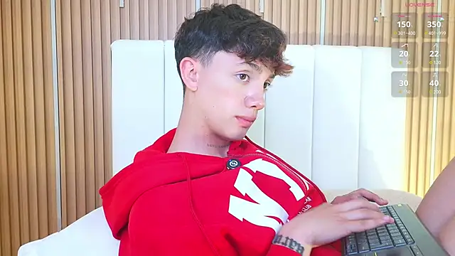 Chat +18 de Tomy_Rox ao vivo