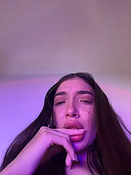 GiannaMagari_ লাইভ XXX চ্যাট