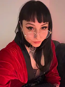 Czat XXX na żywo – Ravenna666_