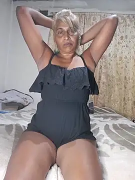 Goodgirlsue_77's Live XXX Chat