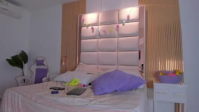 Taylor_Royal_: онлайн-секс-чат