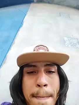 AlexAlejandro13 élő XXX-chatje