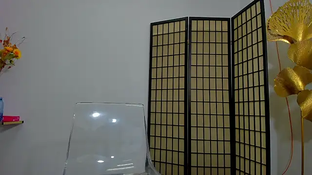 MiaNoirr Live XXX-chat