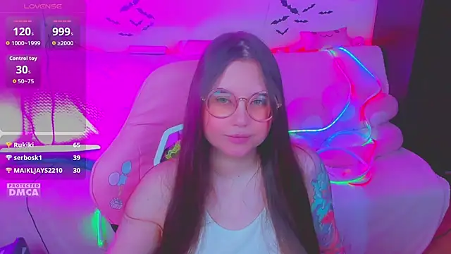 Lolisuccub élő XXX-chatje