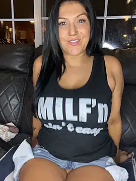 LittleMissEeve Show in webcam