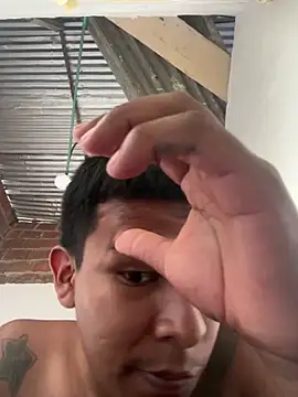 Pertunjukan Kamera Web 8Evere_Martn