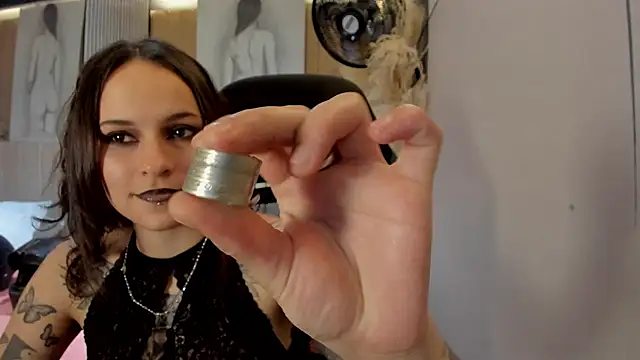 AnnyThompson_ live XXX chat