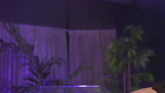 GinaValentinna Chat XXX live