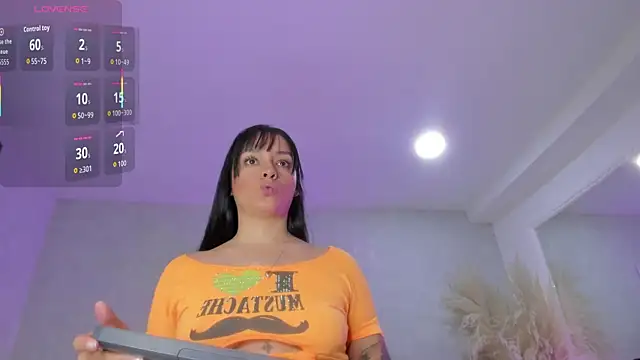 EmiliaRose_'s Live XXX Chat