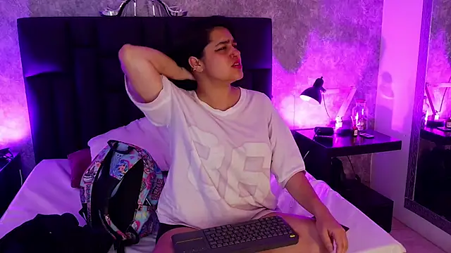 crystaldarliing's Live XXX Chat