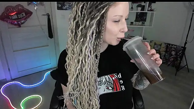 HoneySallyMoore 现场XXX聊天