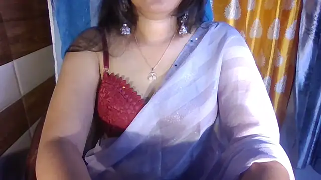 XXX chat uživo modela Yashika_Loves