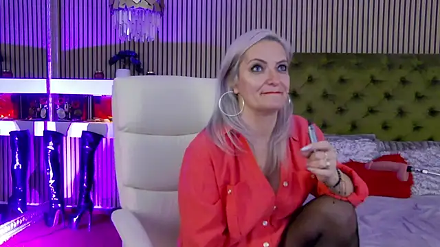 LadyTouch's Live XXX Chat