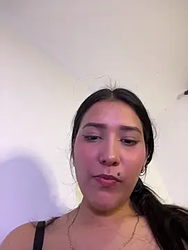 IsabellaJoness_ Chat XXX in diretta