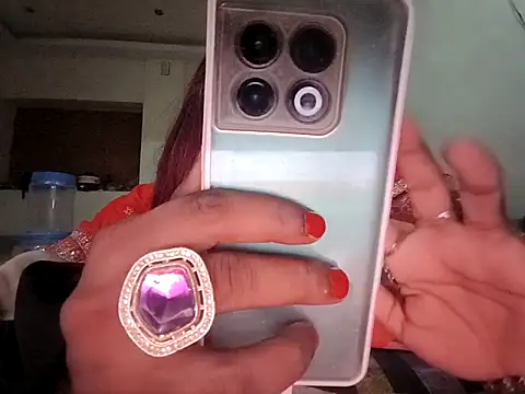 yes_crossy's Live XXX Chat