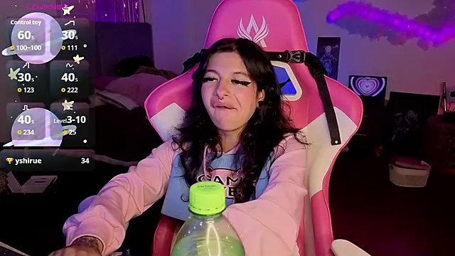 larah_uwuのライブXXXチャット