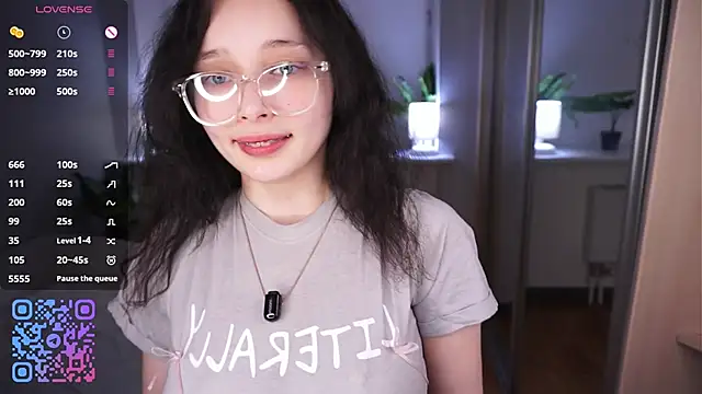 Онлайн чат XXX HannaHayles