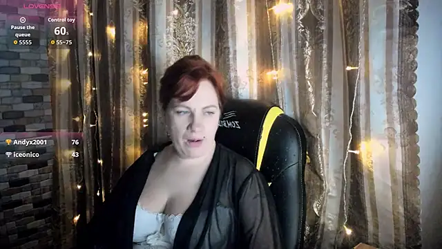 Czat XXX na żywo – EvilRedd