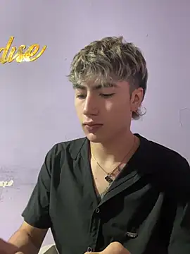 AlexanderCollman2のウェブカメラショー