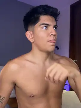 OnlySanttyのウェブカメラショー