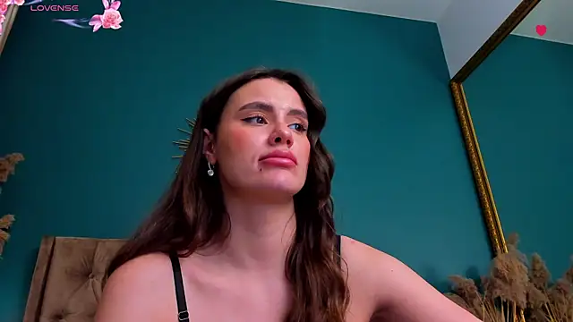 CalyMoon's Live XXX Chat