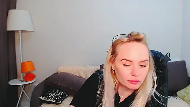 XXX chat uživo modela LiluMoon__