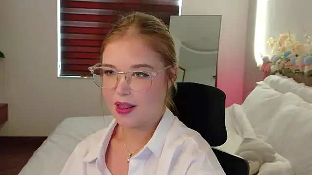 Lilith_Bonheur Chat XXX in diretta