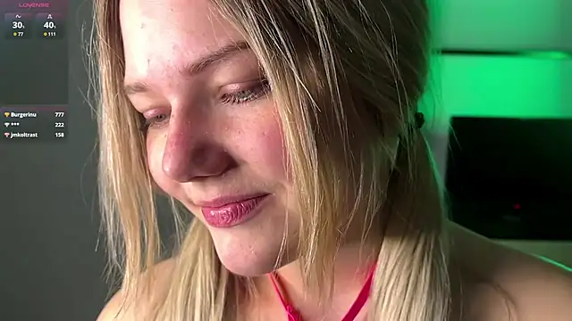 Velmiora Adlı Modelin Canlı XXX Sohbeti