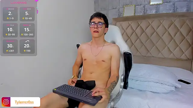 TylerCross_ Webcam Show
