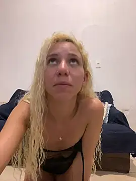 Show de Bruxinha551 na webcam