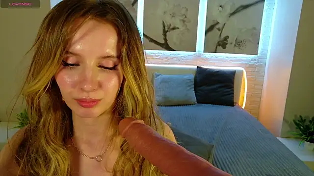 Betty_June Adlı Modelin Canlı XXX Sohbeti