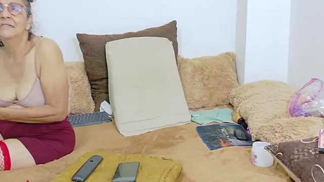 irisconde Adlı Modelin Canlı XXX Sohbeti