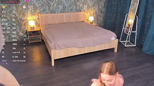 Chatroom XXX en direct de OdellaFrake