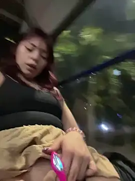 Chatroom XXX en direct de RojitasTeaseX_