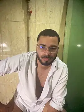 euevcnacama's Live XXX Chat