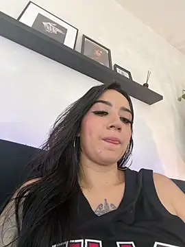 EmmyEvans1 Live XXX-Chat