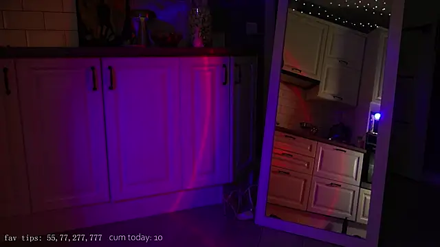 Chat +18 de Moni_Carroll ao vivo