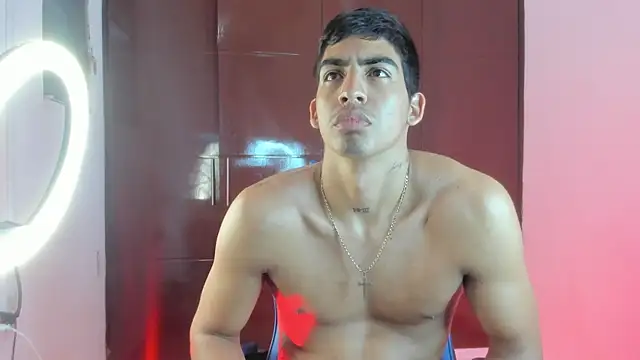 Chatroom XXX en direct de Milo_LatinBoy