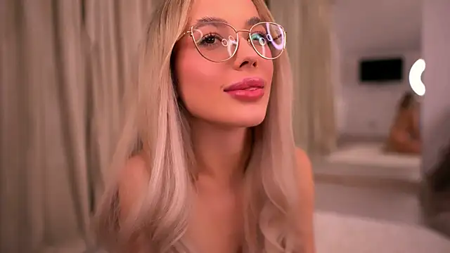 Онлайн чат XXX KylieJoyce