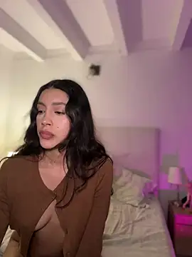 Онлайн чат XXX SelenaStone