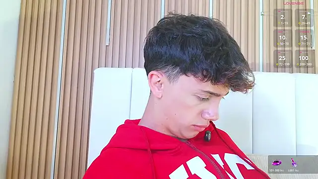 Tomy_Rox: онлайн-секс-чат