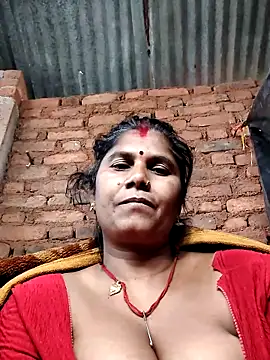 Hot_di97: διαδικτυακό σόου στην κάμερα