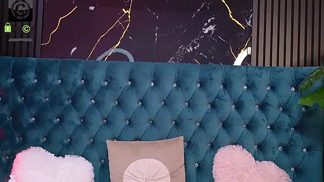 EllieKnights Chat XXX live