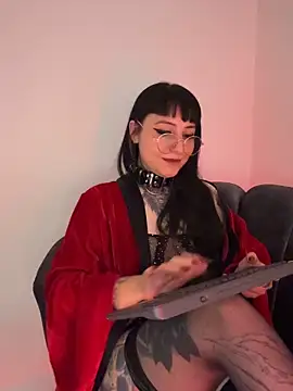 Ravenna666_ Adlı Modelin Canlı XXX Sohbeti