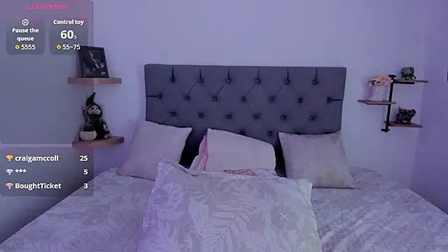 SaraarouuseeのライブXXXチャット