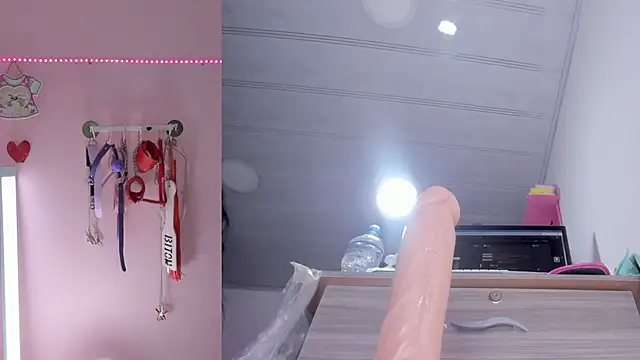 emily_foxxxii's Live XXX Chat