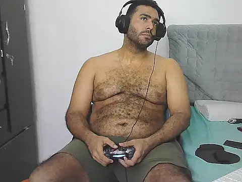 AlphaLatinoBear Show Webcam